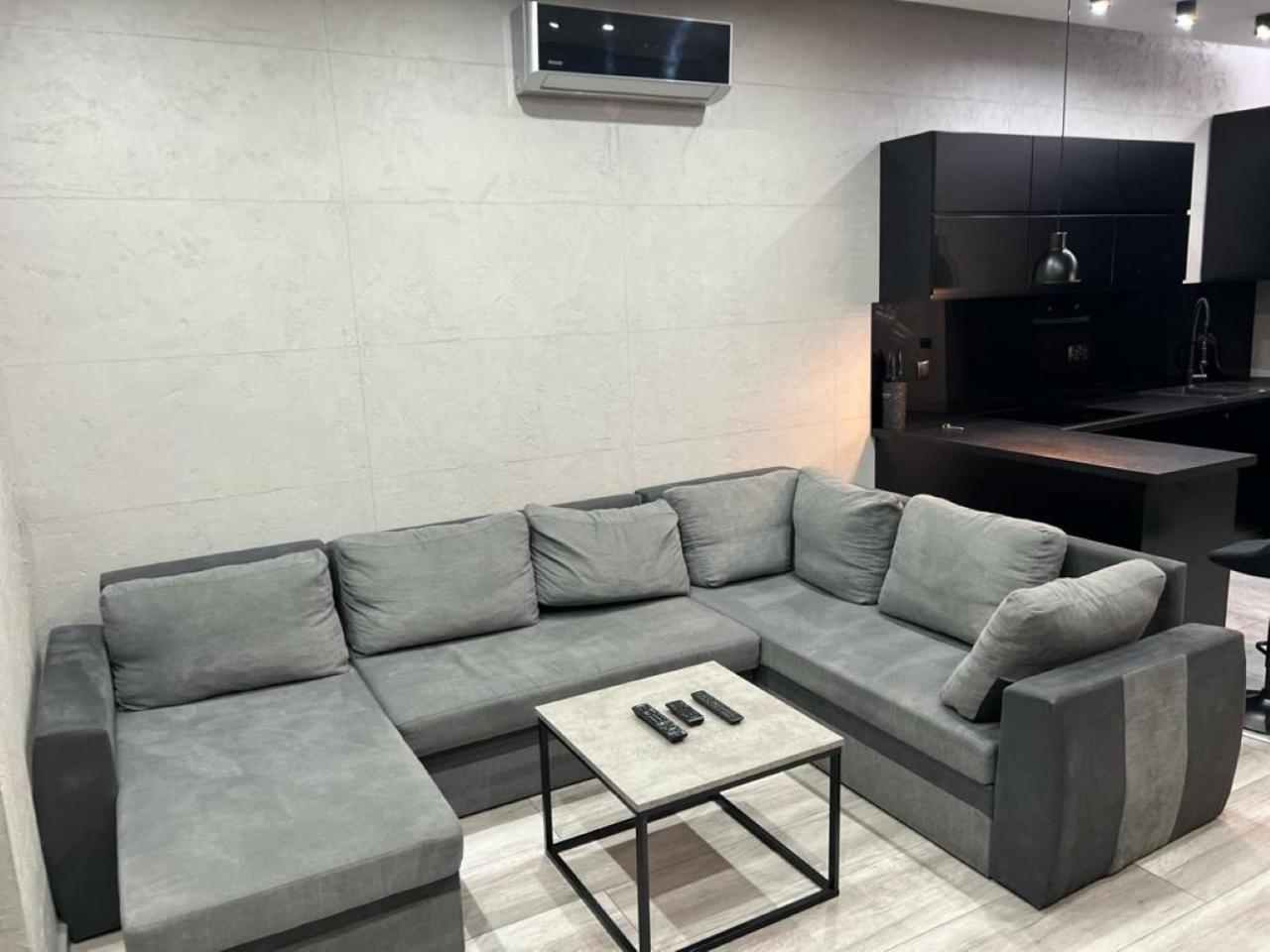 Raciborska Royal Apartment - Miejsce Parkingowe Na Parkingu Strzezonym Γκλίβιτσε Εξωτερικό φωτογραφία