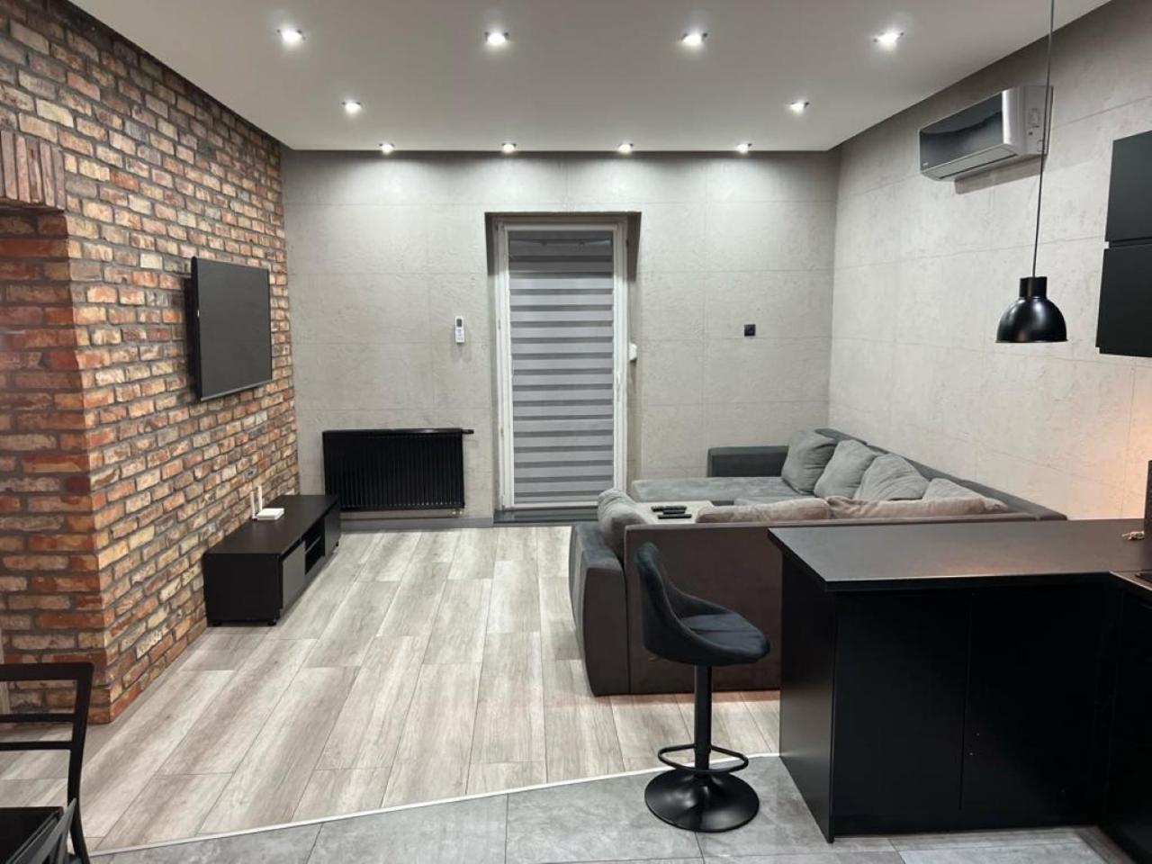 Raciborska Royal Apartment - Miejsce Parkingowe Na Parkingu Strzezonym Γκλίβιτσε Εξωτερικό φωτογραφία